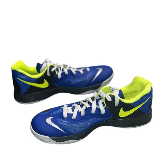Athletic_Shoes